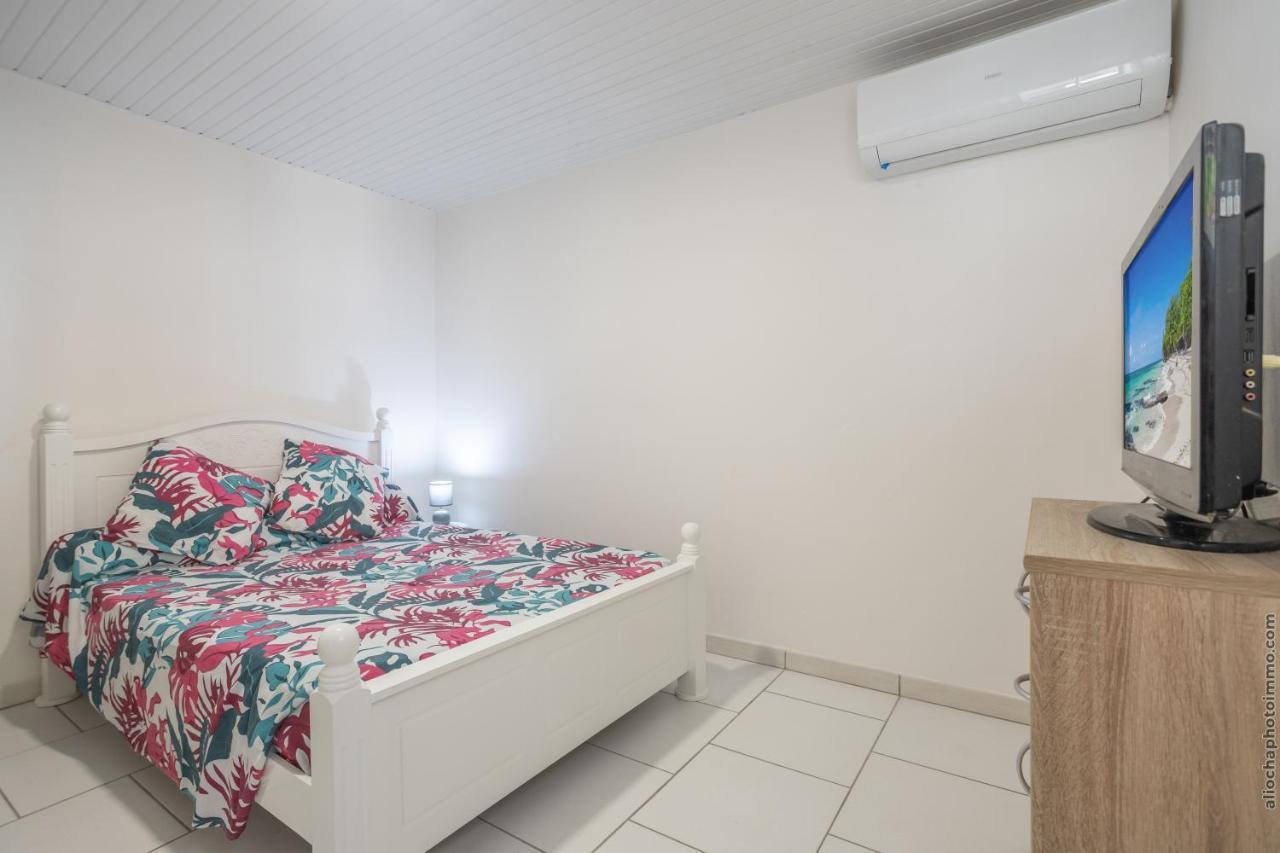 Apartamento Heliconia - Appt Avec Piscine Partagee Saint-Pierre Exterior foto